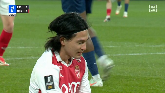 【映像】南野拓実の頬に肘が食い込む強烈エルボー