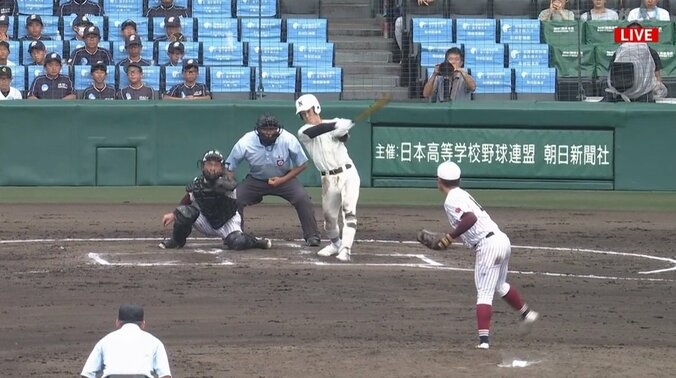 強打・日大三、堅守・鳥栖工に苦戦も12安打で5年ぶりベスト16進出 エース安田が2回途中から無失点の好投、今大会16回1/3無失点 1枚目