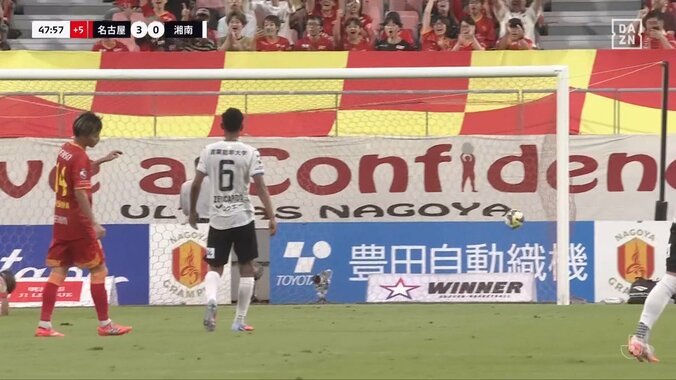「致命的」湘南GK痛恨のトラップミス→失点直結のプレーにファンの不満爆発「流石にあかんやろ」 5枚目