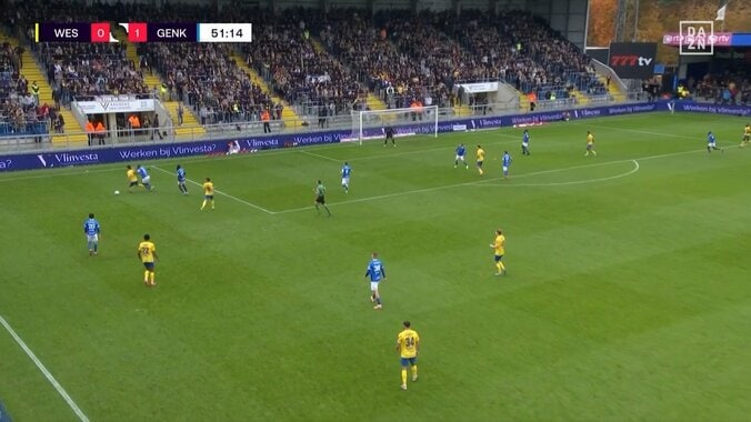 久保建英かよ！欧州1年目22歳FWの“神突破”が話題「ダントツ上手い」「5大リーグに行ってくれ」華麗なシザース＆ターンで相手を翻弄した瞬間 5枚目