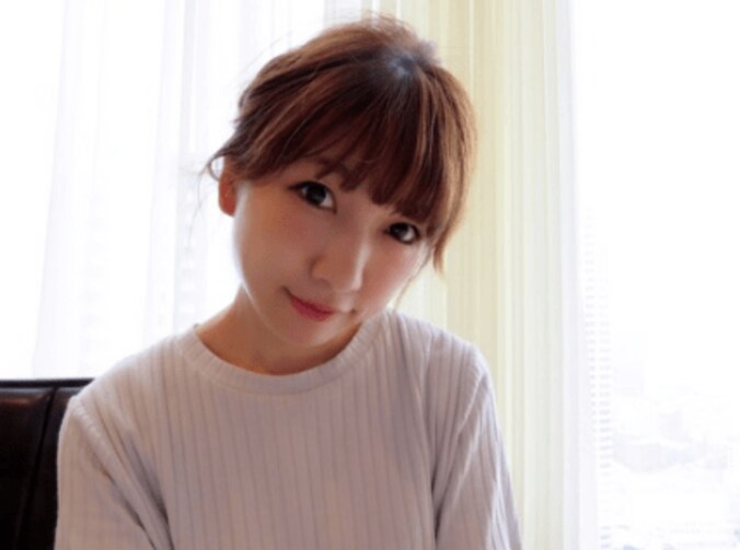 桃、整形前日に完全すっぴんから二重メイクまで手順公開「私黒目の小ささおかしい」 4枚目