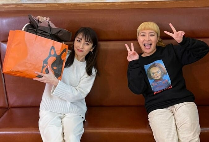 矢田亜希子、丸山桂里奈から誕プレを貰ったことを報告「早速着ているよ！！」 1枚目