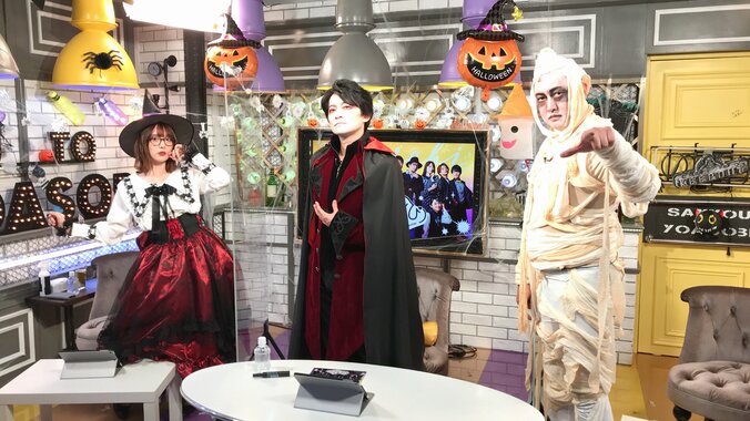 下野紘と内田真礼がコスプレ姿で「ハッピーハロウィン！」 