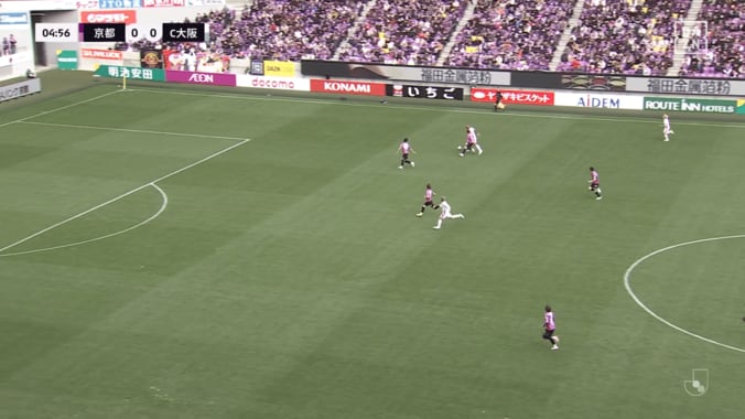 “大谷翔平とほぼ同体格”のJリーガーにファン驚愕！「物理的に強すぎる」「ルカクみたい」重戦車ドリブルで敵2人を吹っ飛ばす→ゼロからチャンス演出 4枚目