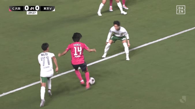 U-21日本代表ウイングが「三笘薫みたい」と話題！“3人抜き電撃ドリブル”に「唯一無二」「夢樹の突破ほんま好き」 4枚目