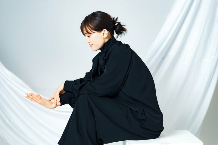 綾瀬はるかインタビュー 女優業は「ワクワクがなくなったら終わり」隙間時間はブルース・リーのアクション鑑賞