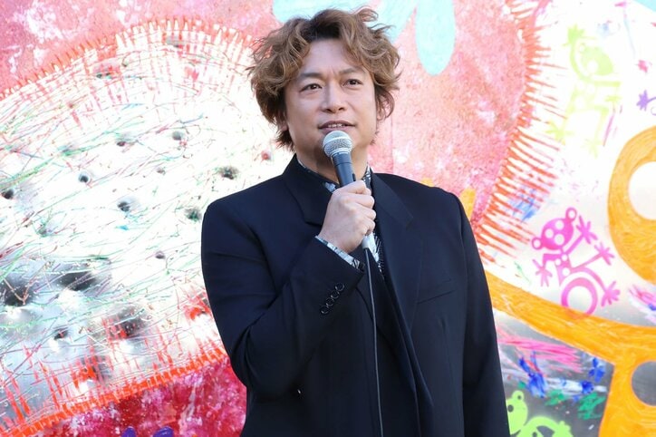 香取慎吾、青学大キャンパス壁に巨大壁画を制作「倉庫を借りてクリスマスもそこで過ごしました」