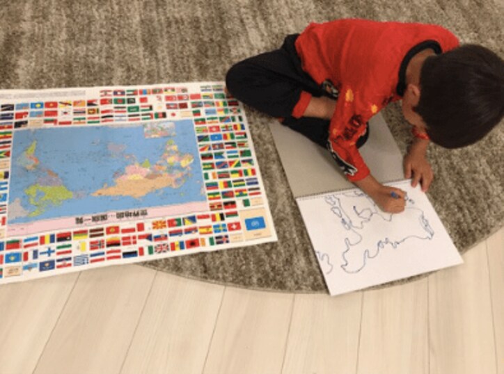 辻＆杉浦家 長男の神童ぶりが話題に　ノールックで日本地図を描く