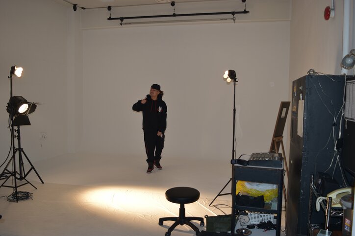 新たな景色に向かって歩き出す。関西最重要ラッパー・JAGGLAが語る1stアルバム『蜃気楼』