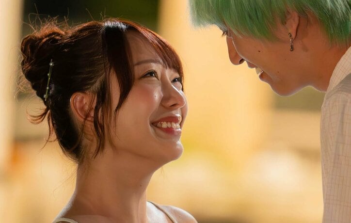 【写真・画像】「2年間で300人斬り」26歳セクシー女優の“おねだりキス”に衝撃「え〜長い!」 4枚目