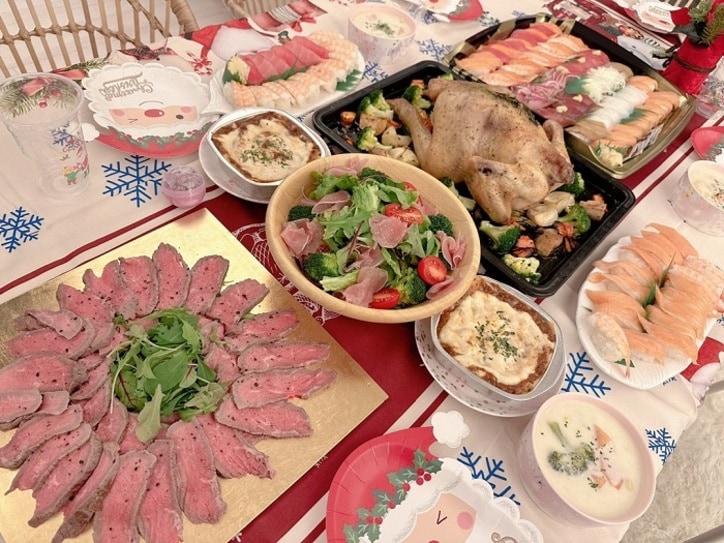  辻希美、クリスマスディナーが並ぶ食卓を公開「皆喜んでくれて…」 