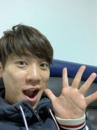 横山だいすけ、“おかあさんといっしょ風”ショットを披露「この写真好き」「優しい笑顔」の声