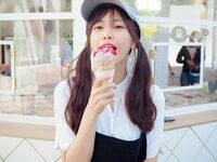 佐野ひなこ、可愛すぎるツインテ姿にファン悶絶「可愛い...天使すぎる...」