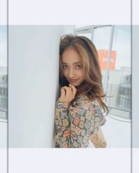 「反則級な可愛さ」「疲れが吹っ飛びます」谷まりあ、笑顔いっぱいオフショットに絶賛の声