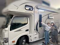 辻希美『キャンピングカー』