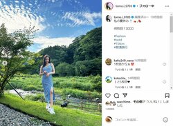 板野友美、“美脚覗かせた”ワンピース姿に「めちゃ似合ってる」「自然に負けない美しさ」とファン絶賛