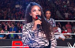 美人すぎるリングアナのオフショットが「まるでモデル」と話題 大胆ショットの数々にファン反応