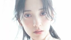 “芸能活動11年目”都丸紗也華が見せる美しきボディ 『FLASH』登場