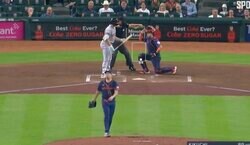 菊池雄星の“動き”に衝撃「見てない！？」 打者がバットを投げた… 三振“確信リアクション”