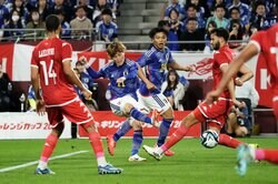 「チュニジアは青ざめた」海外メディアが日本代表を絶賛　古橋＆旗手のセルティックコンビに最大級の評価「ポジショニングの魔術師」