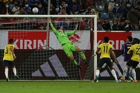 PKストップに好守連発でエクアドルを無失点　シュミット・ダニエルが直前でのアピール成功で“南アフリカ大会”の再現はあるか