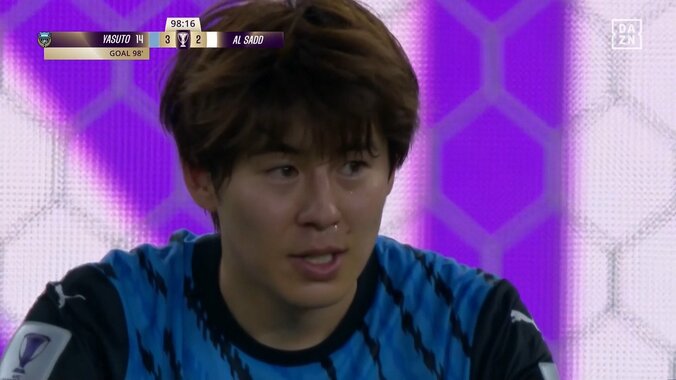 「奮闘、泣ける」川崎F・脇坂、クラブの歴史を変える延長戦勝ち越し弾もゴール直後に異変→退場「よく頑張った！」「素晴らしい」足を攣りながらのシュートにファン感涙 4枚目