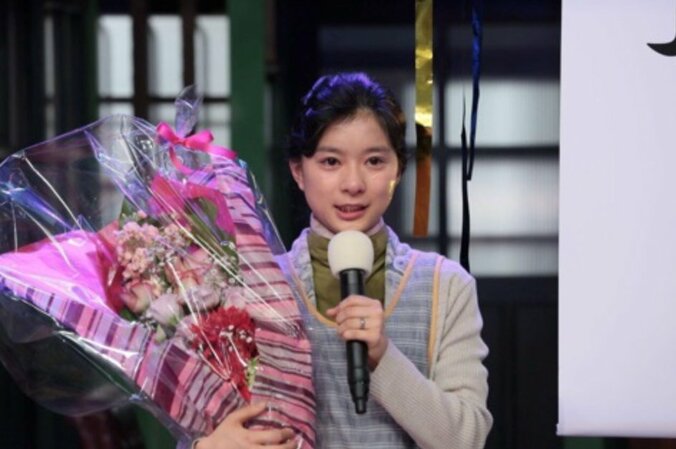 芳根京子、『べっぴんさん』クランクアップで涙 「この1年という時間は宝物です」 1枚目