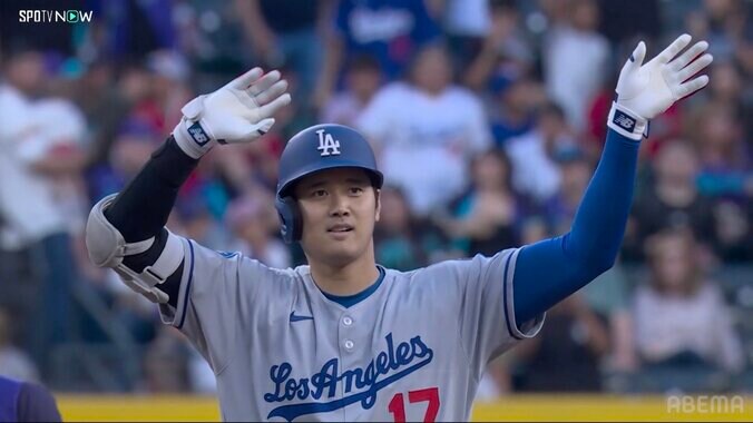 【写真・画像】大谷翔平の特大3ランに二塁手、振り向きもせず「ガックシ」 大谷が通過する目の前で…肩を落とし呆然の瞬間　1枚目