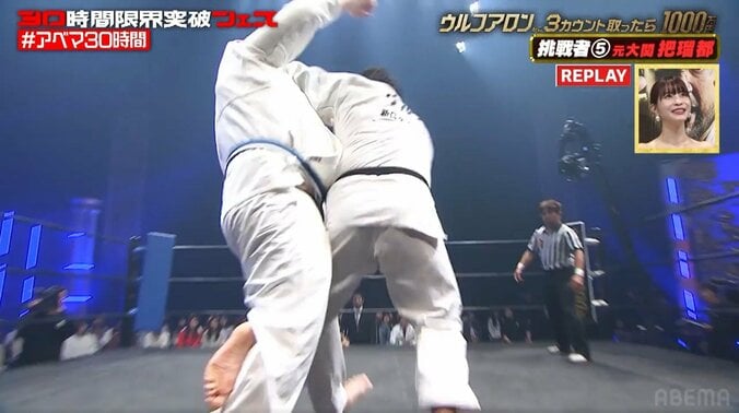 200キロの元大関を“一瞬”で崩したウルフアロンの“技術”に反響 新日本プロレス・棚橋弘至社長「一回フェイントを入れていた」ご満悦 4枚目