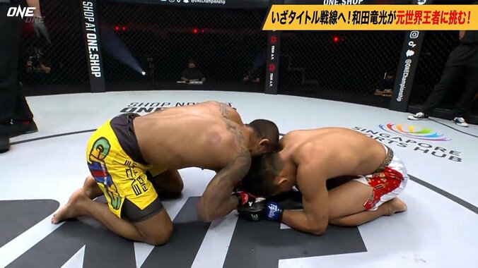 あらぬ方向に足が“ぐにゃり”の足関決着 「ヤバい角度」「ヒザが壊れる」 因縁対決はファン悲痛の衝撃結末 3枚目