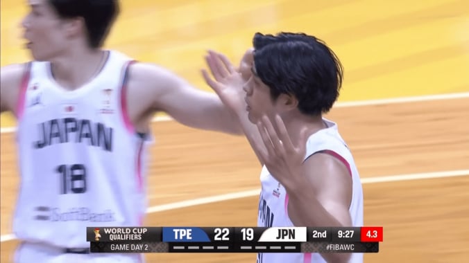 「審判は何を見とるん…」台湾vs日本で“疑惑のジャッジ”「どこがファウルなん？」「手を上げてただけ」解説・ファンが騒然【バスケＷ杯予選】 5枚目