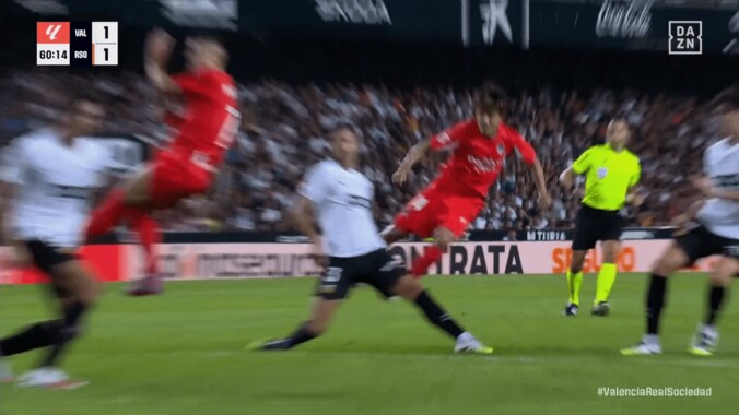 久保建英は「最も危険な選手」地元紙が開幕戦スーパーゴールを激賞！「日本人が好調ならソシエダはどんなことも可能」 3枚目