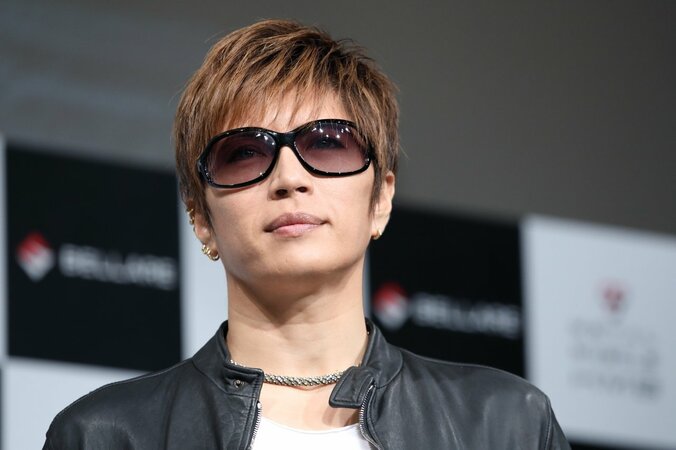 あと10cmでアウト！ GACKT、ギリギリすぎるセクシー動画を公開 1枚目