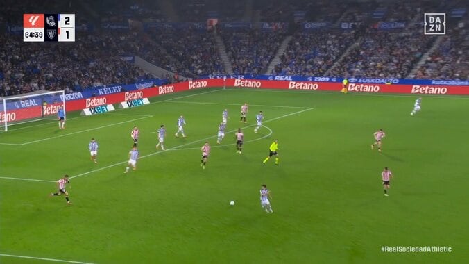 「キレてるな」久保建英、高速ドリブル＆ダブルタッチで相手を翻弄「ファウルでしか止められない」 5枚目