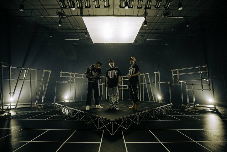 DJ RYOW、所属クルーの大看板M.O.S.A.D.の名曲をサンプリングした「W.T.M.F.N? feat. ¥ELLOW BUCKS, SOCKS」MV公開！  同曲も収録したニューアルバムのアナログ盤を完全生産限定盤として発売！