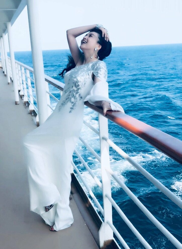 藤原紀香 初体験のクルーズ客船でのドレス姿に 美しすぎ かっこいい の声 話題 Abema Times