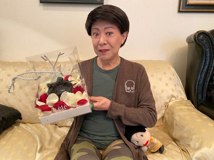 美川憲一、入手困難なケーキを手に入れ歓喜「お洒落」「ゴージャス」の声