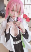 「モノ凄いQUALITY!」人気コスプレイヤー・赤木クロが「#エアコミケ」で“恋柱”甘露寺蜜璃のセクシーショットを公開