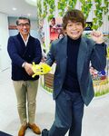 中井貴一から香取慎吾への“バトンタッチショット”に「ステキな笑顔」「可愛い」の声