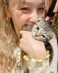 「最強の2ショット」「これは癒される」Dream Ami、愛猫とのラブラブセルフショットにファン歓喜