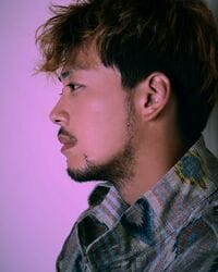 竹内涼真、ヒゲをたくわえたワイルドな“横顔ショット”を披露し「かっこよすぎない？」「ビジュ良すぎ」と話題