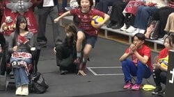 高橋成美の“元気すぎる”始球式がすごい「可愛いすぎ」男子バレーの試合前に会場ほっこり