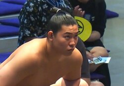 「一体、何頭身よ」「モデルやん」188センチの20歳“ほっそり”力士が話題