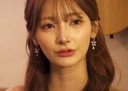 沖縄出身の超人気キャバ嬢(20)、貧しかった幼少期を明かす「お母さんは朝から酔っぱらってて…」「おにぎりの具がベビースター」