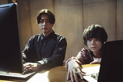今夏期待のドラマ、山田孝之×菅田将暉W主演『dele』の撮影現場に潜入！【独占写真入手】
