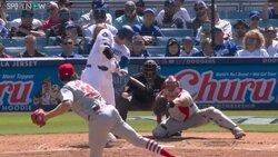 「打球はやっ！」「打球ほぼ見えない」大谷翔平、弾丸ヒットに守備の名手“ドン引き” 「セカンドの1メートル横なのに…」