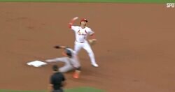 「大谷翔平を刺した男」「速すぎだろ…」衝撃の“爆肩スロー”がヤバすぎると話題に　160キロ強肩“元・二刀流男”が鬼送球で完成させた驚愕のダブルプレー