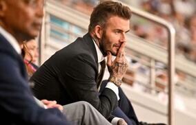 「年取ってもかっこいい」「フランス戦に出ますか？」ベッカムがイングランド代表を直接激励！20年前の日韓W杯では“ベッカム・フィーバー”巻き起こす