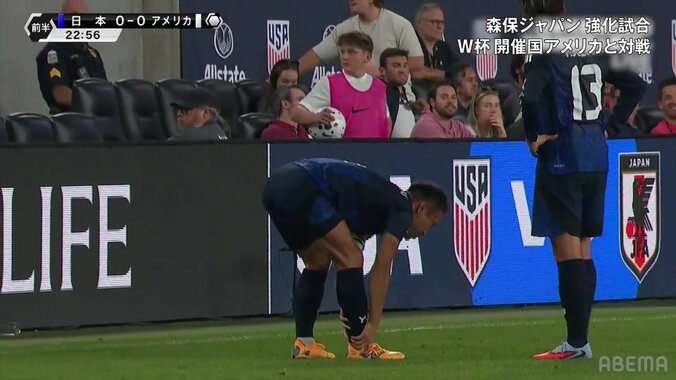 「なにしやがる」長友佑都、危険スライディング受けて足首ぐねり…ピッチ上で悶絶もプレー続行でファン「闘志に涙でるわ」 5枚目