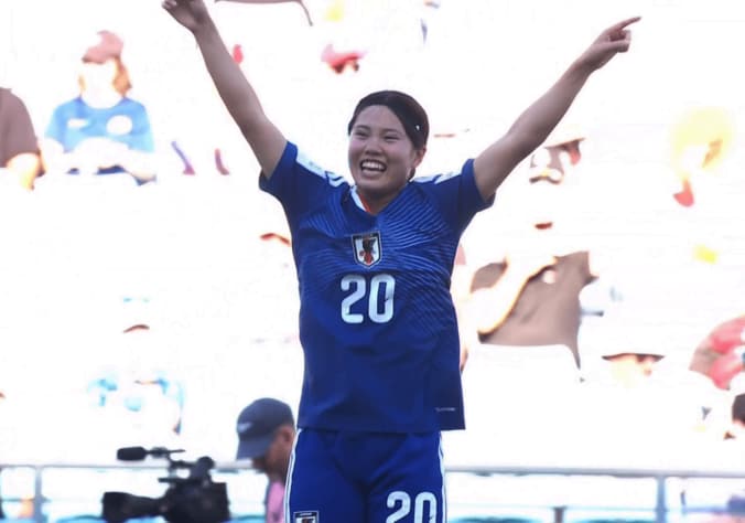 歓喜する松窪真心